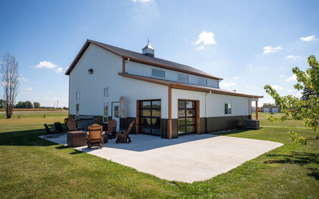 MB26001_FeatureImage residential pole barn trends