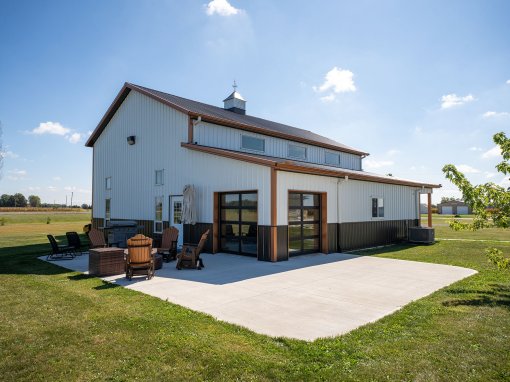 MB26001_FeatureImage residential pole barn trends