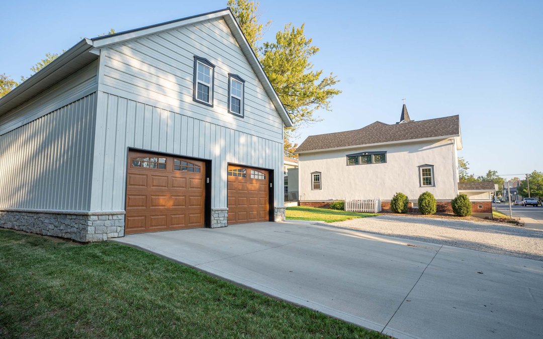 MB26001_High-EndDetails residential pole barn high-end details