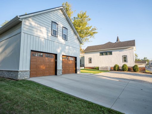 MB26001_High-EndDetails residential pole barn high-end details