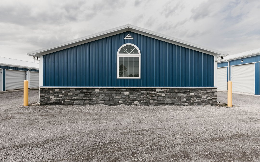 Commercial post-frame building